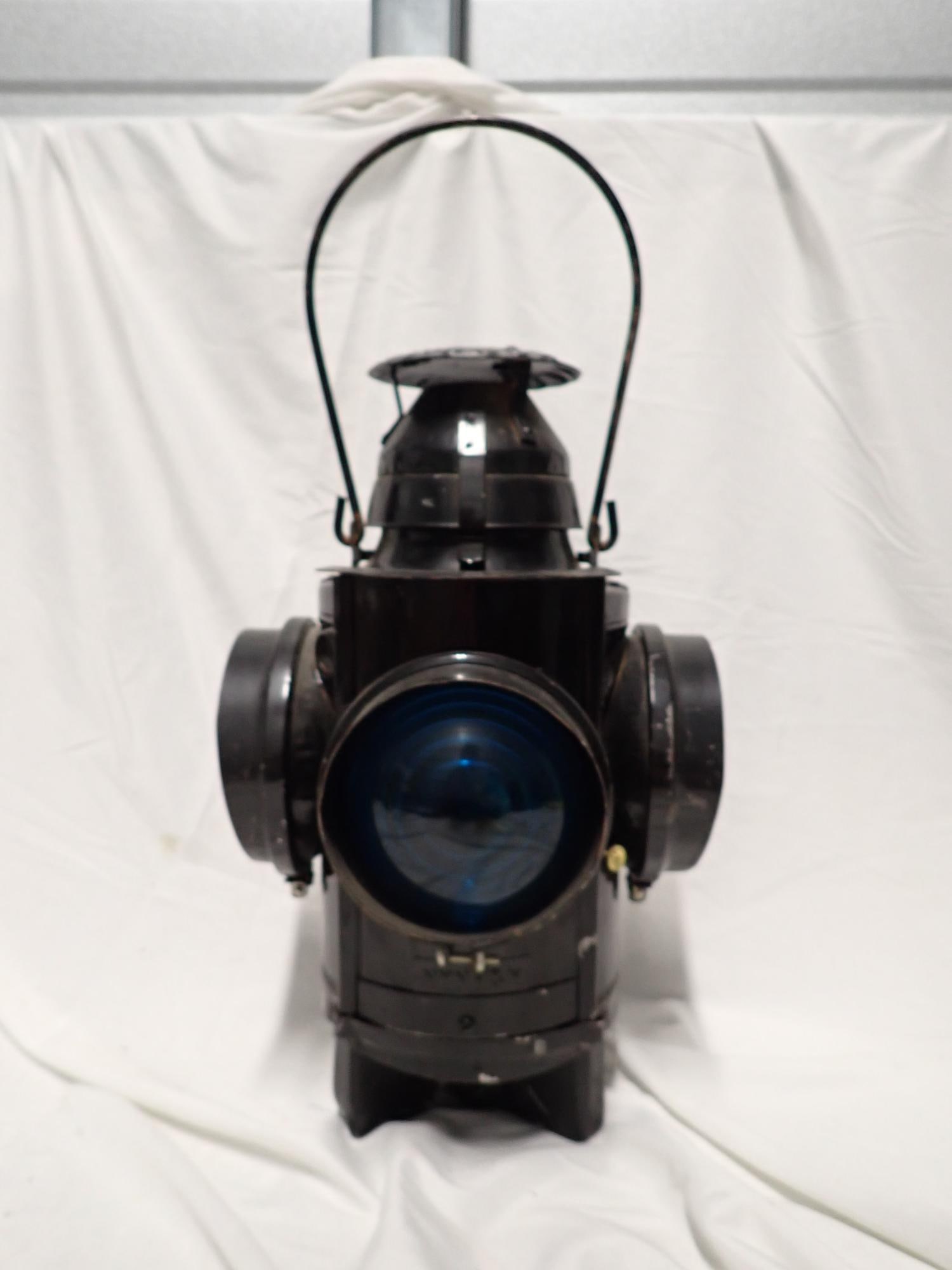NY, NH & H Railroad Switch Lantern (1 of 8)