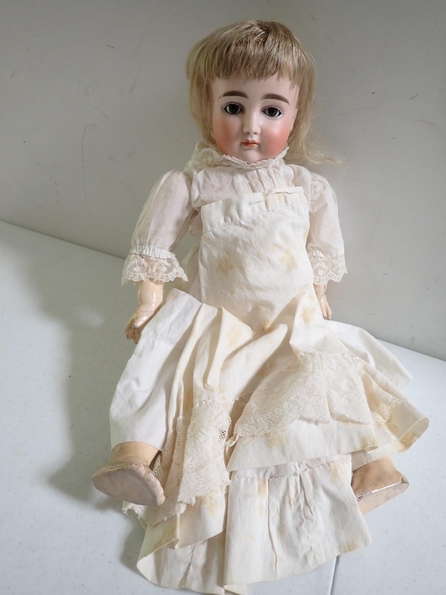 19th Century European Fashion Doll - Many extras (1 of 20)