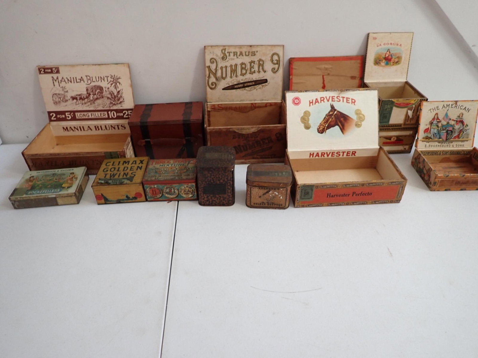 J Wright. Steamer Trunk Shaped Tobacco Tin, etc.: J. Wright steamer trunk shaped, tin. Kentucky, Virginia, and Louisiana "Three States Mixture. Other tins & cigar boxes.