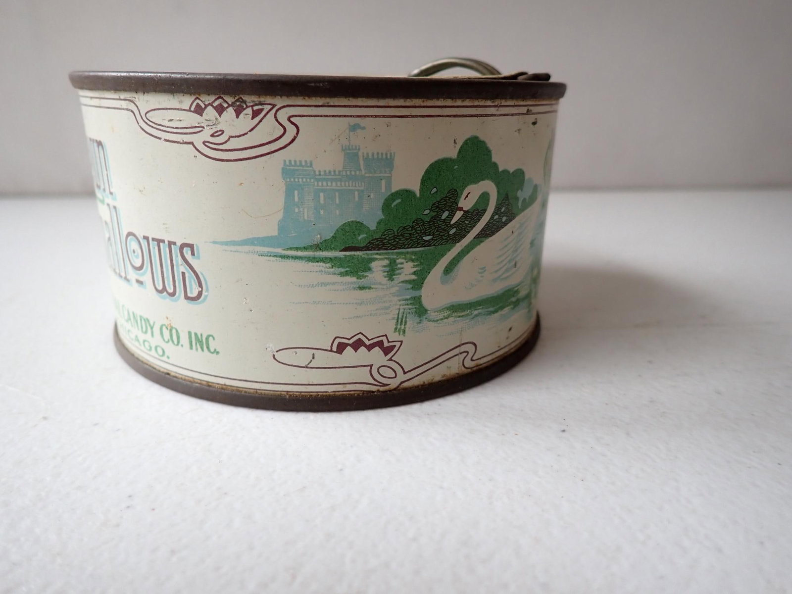 Lyon's Swansdown Marshmallow Tin - 4