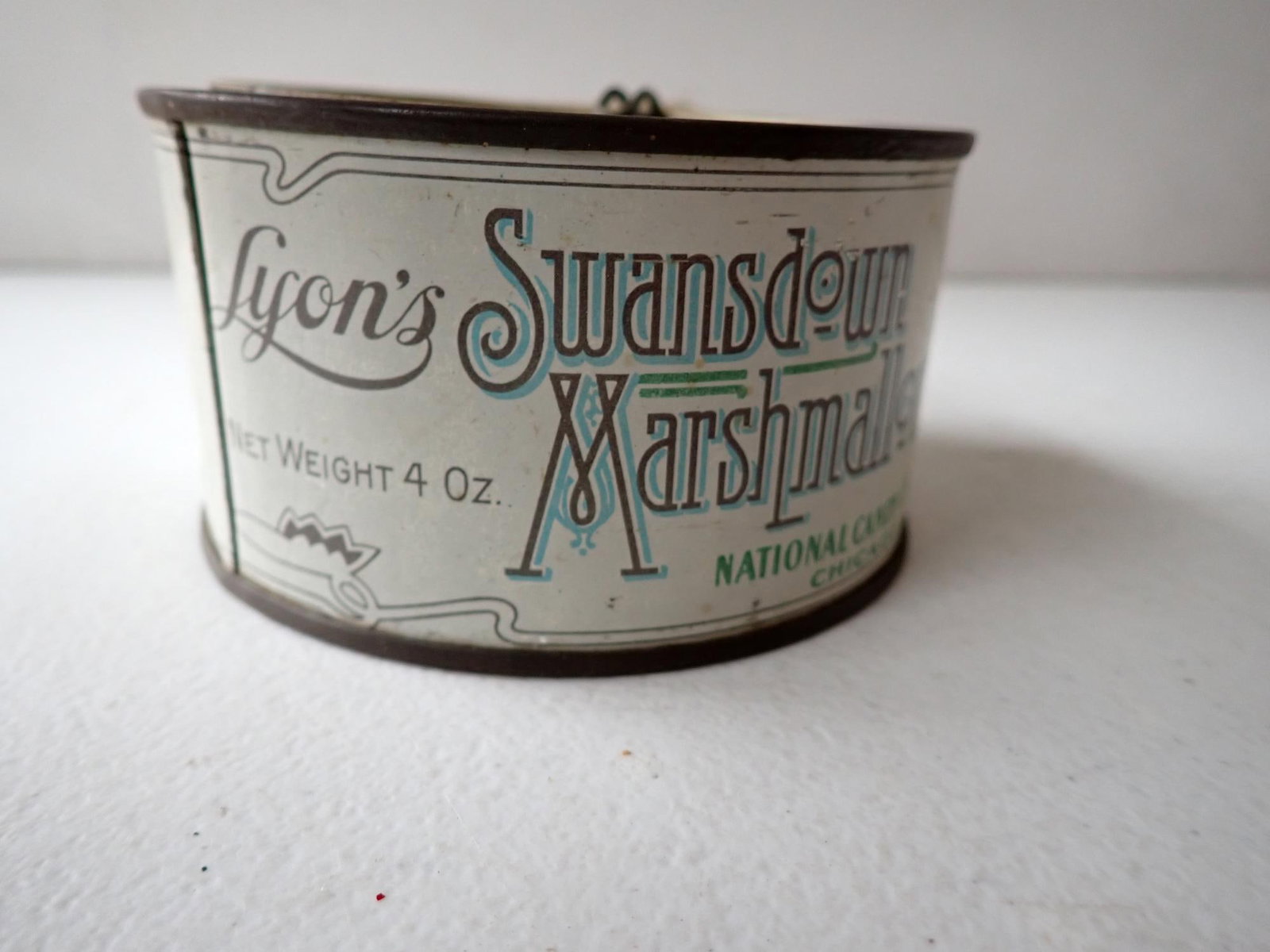 Lyon's Swansdown Marshmallow Tin - 7