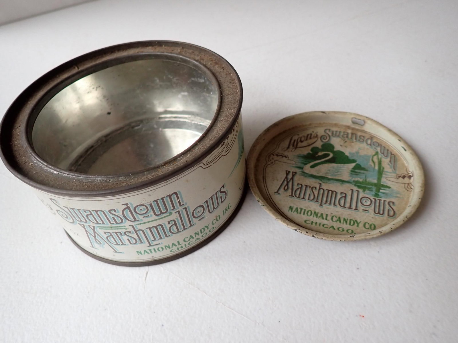 Lyon's Swansdown Marshmallow Tin - 8