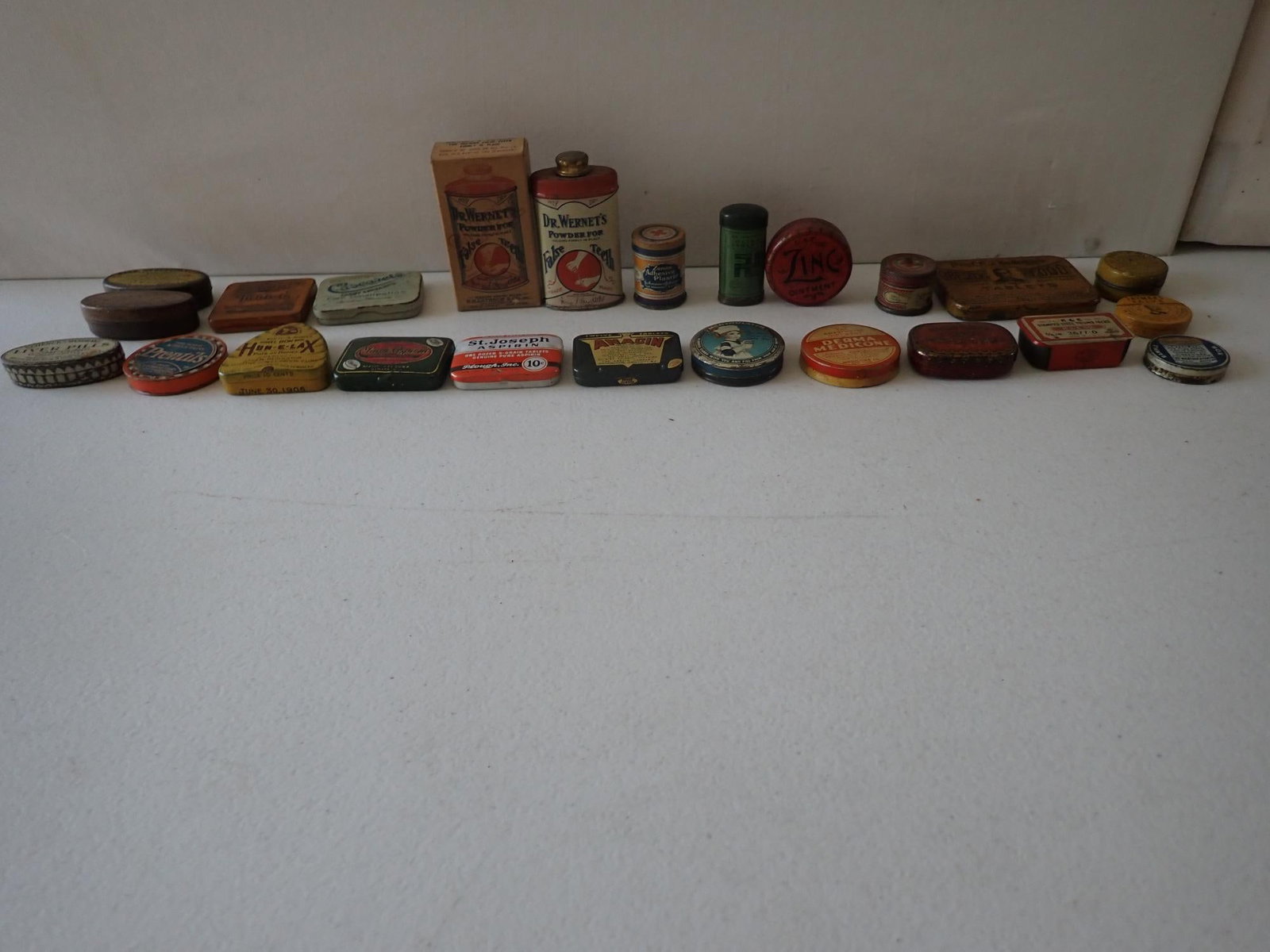 Dr. Wernet's Tooth Powder Tin & Box, other mini tins (1 of 12)