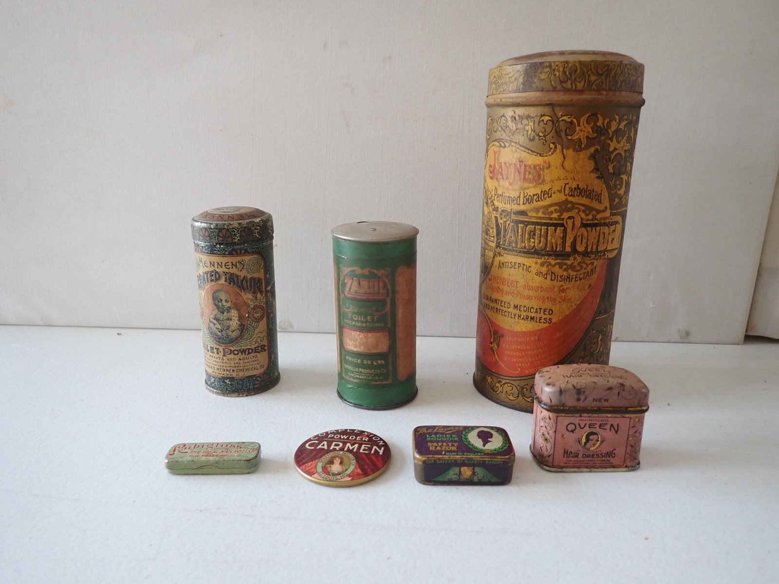 Talcum Powder tins, safety razors, & others (1 of 10)