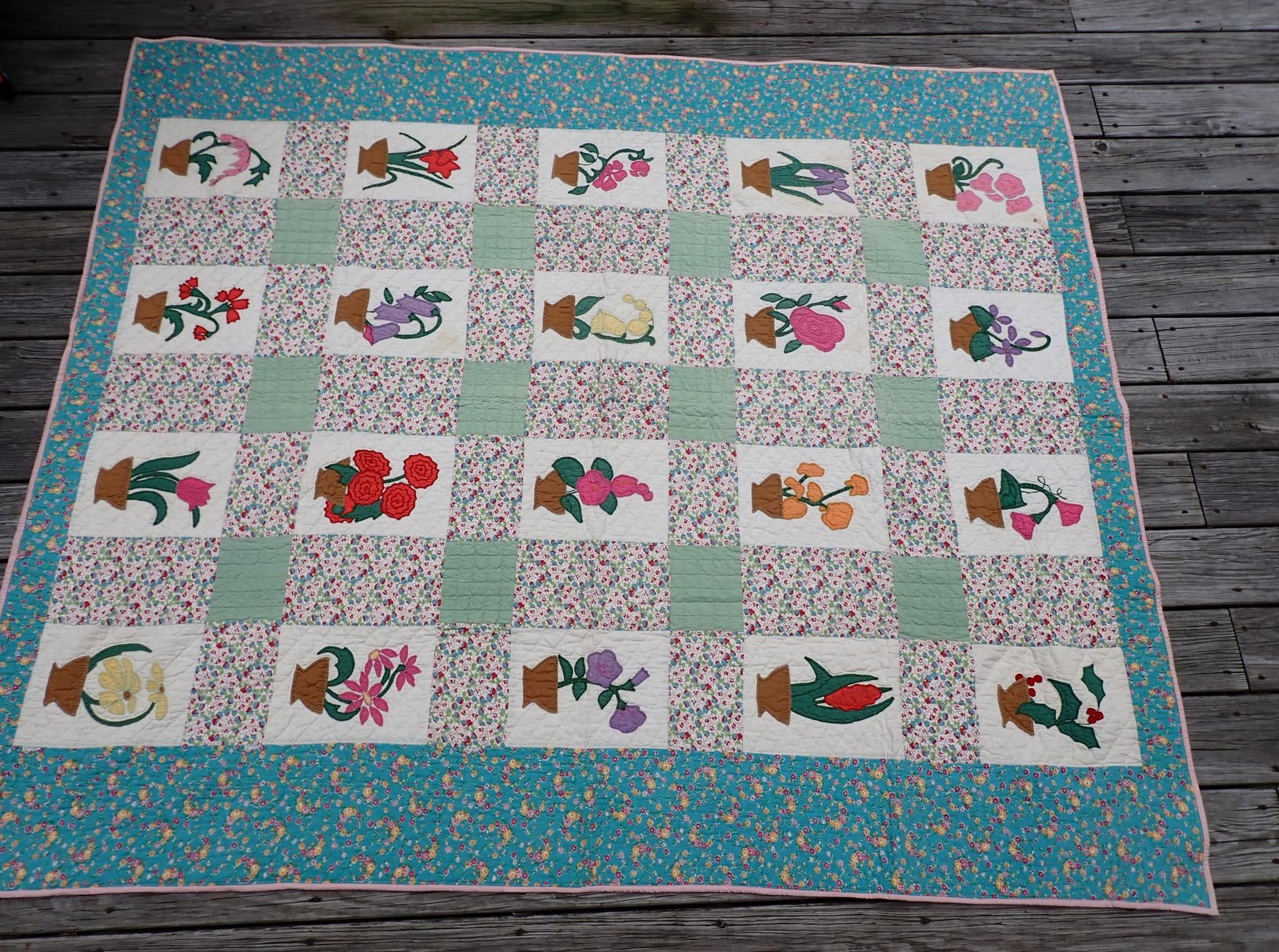 Quilt - Southern Floral 1950: Appr. 66" x 76". A little staining. See pictures