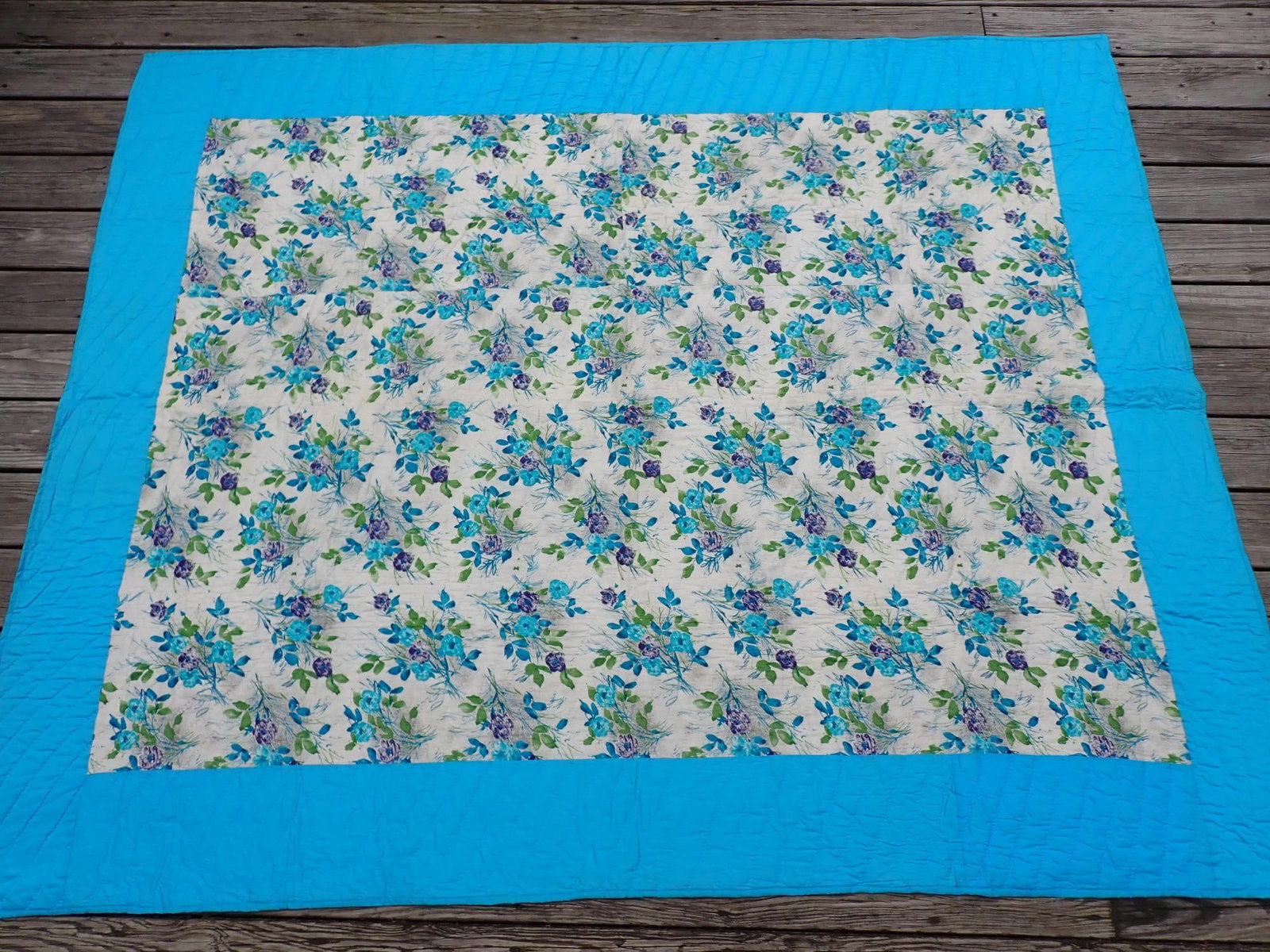 Quilt - Aqua Floral 1970: Appr. 83" x 67". A little staining otherwise good condition