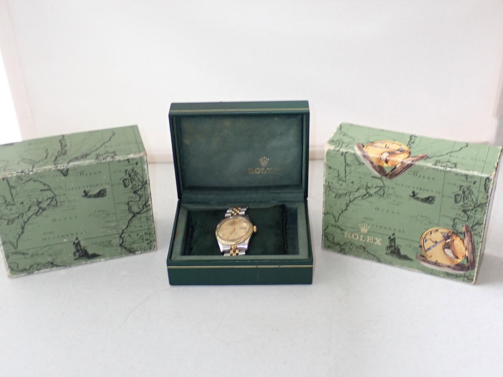 Rolex Oyster Perpetual Datejust Wristwatch (1 of 14)