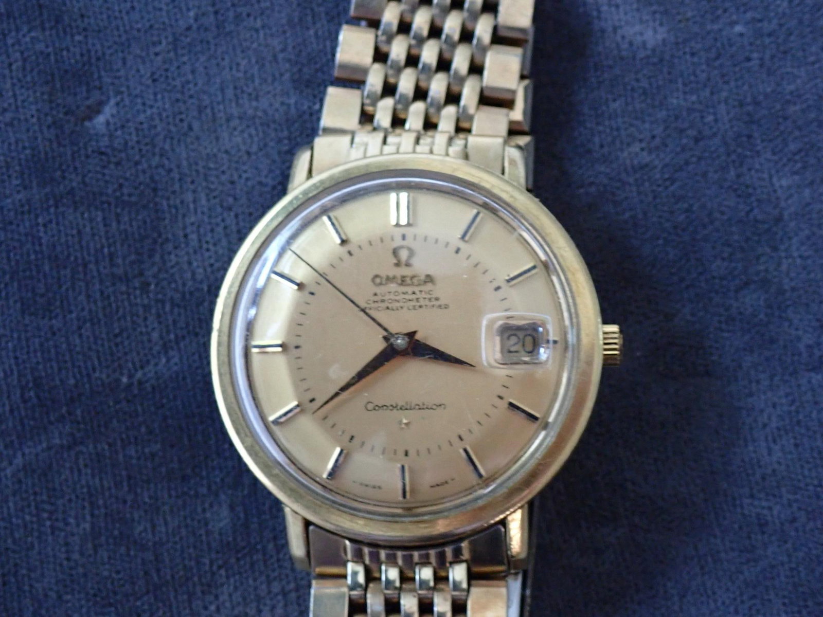 Omega Chronometer Certified Constellation Watch: Omega Automatic Chronometer Officially Certified Constellation Watch. Tested and ran for one minute.