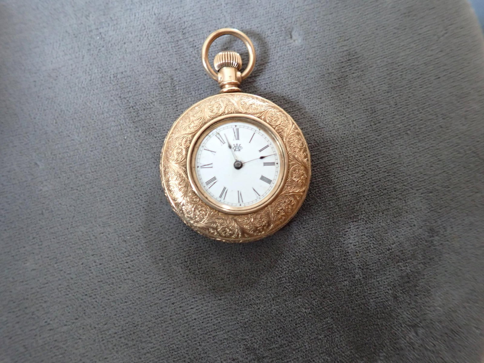 American Waltham Pocket Watch Gold Filled: Missing Crystal. Doesn't run.
