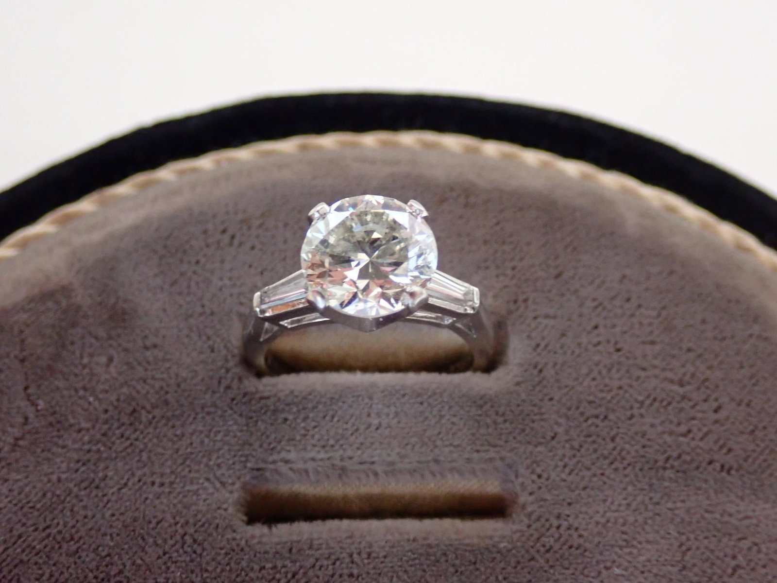 Platinum 3.33 Carat Diamond Ring - 6
