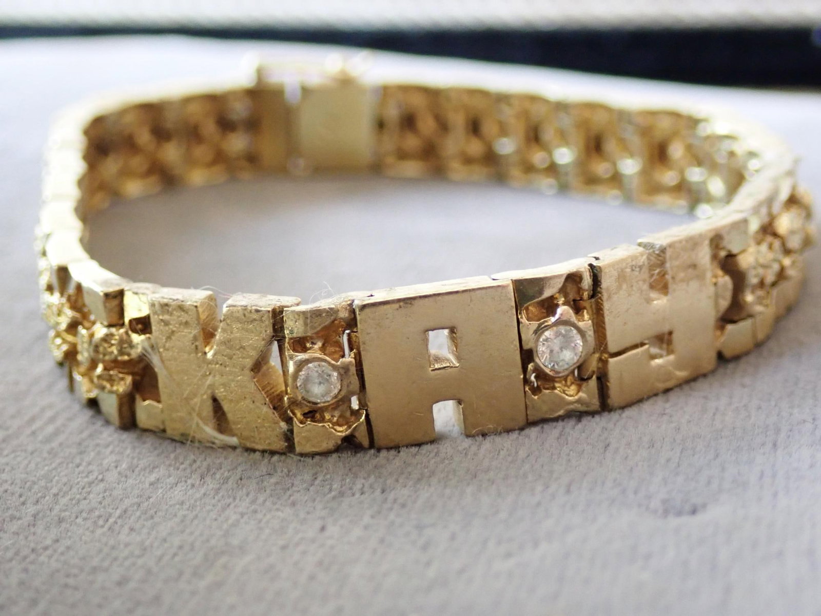 14K Gold Embossed "KAY" with Diamonds: 38 Grams - Size 7 1/2