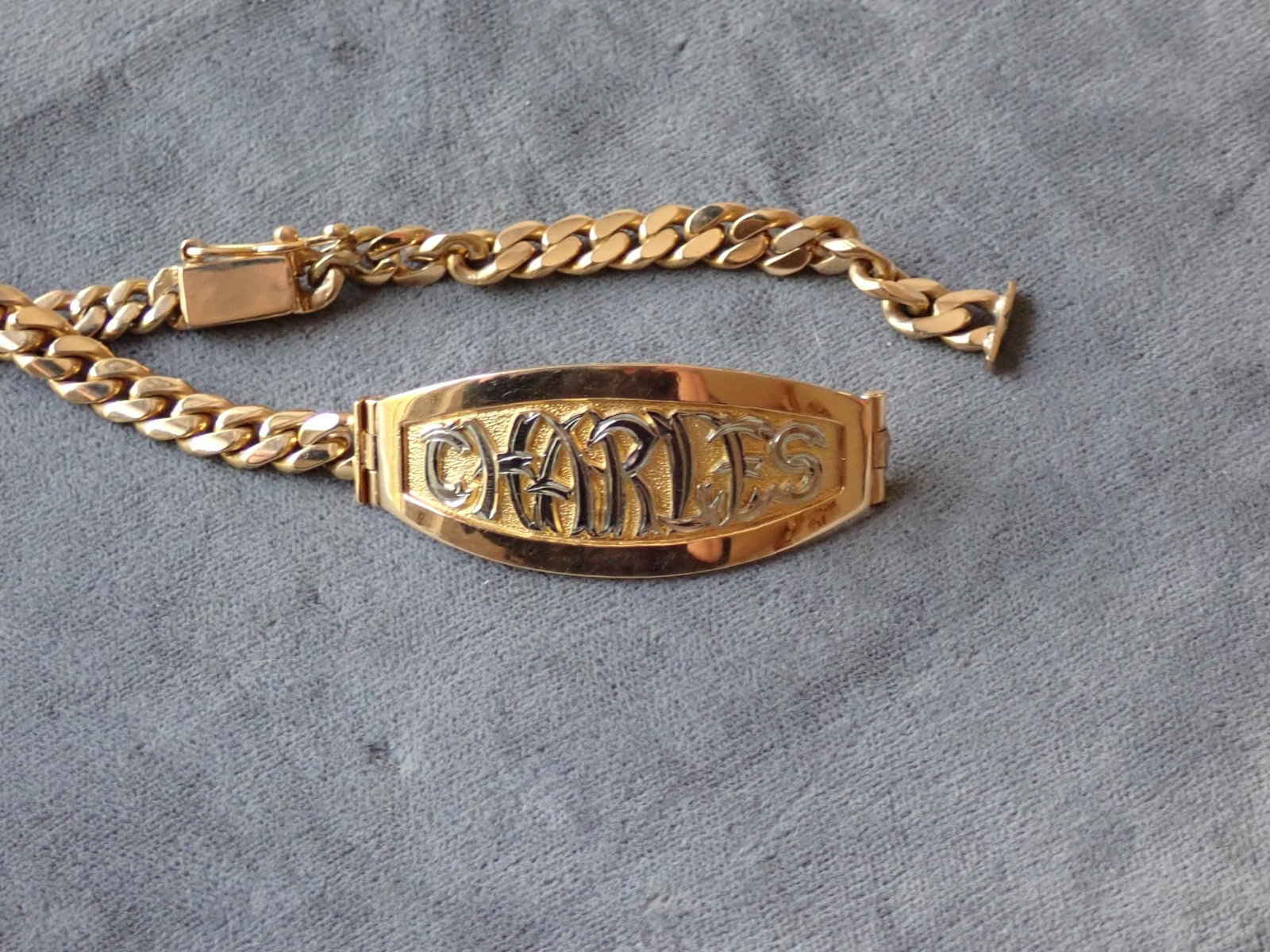 18K Bracelet Embossed Charlie: 34.5 grams