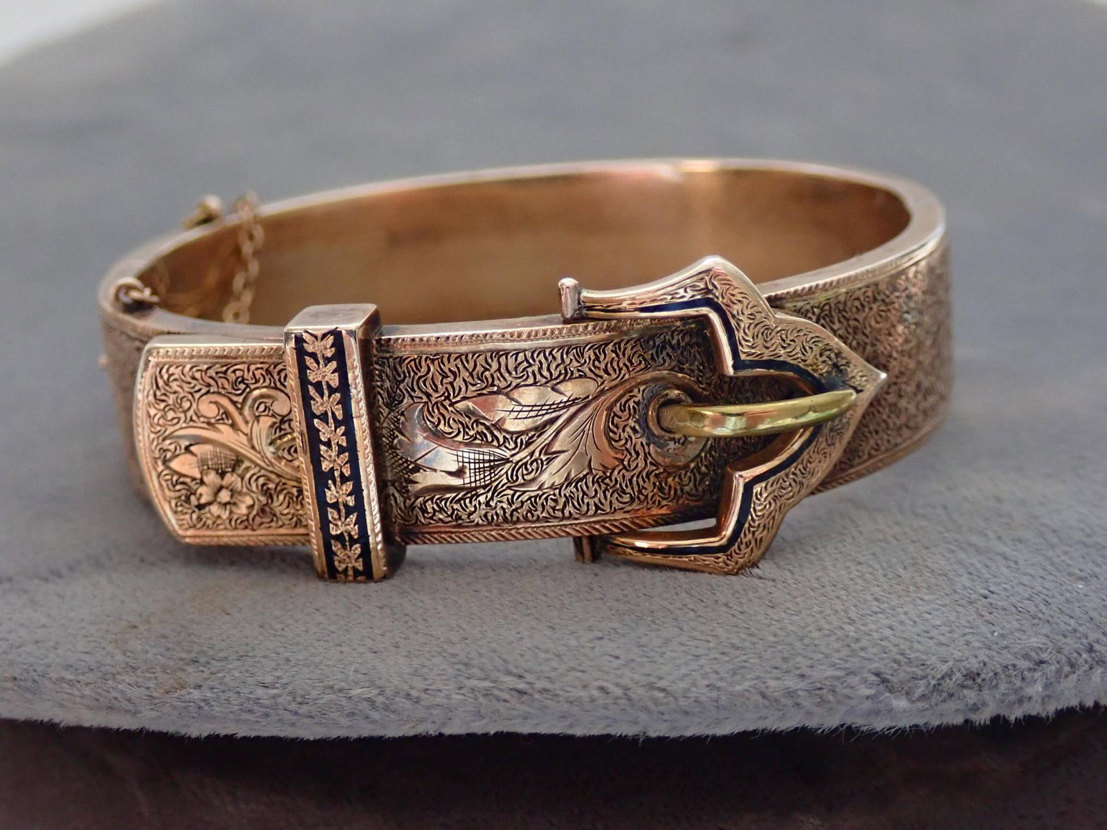 14K Gold Belt Cuff Bracelet: 21 Grams