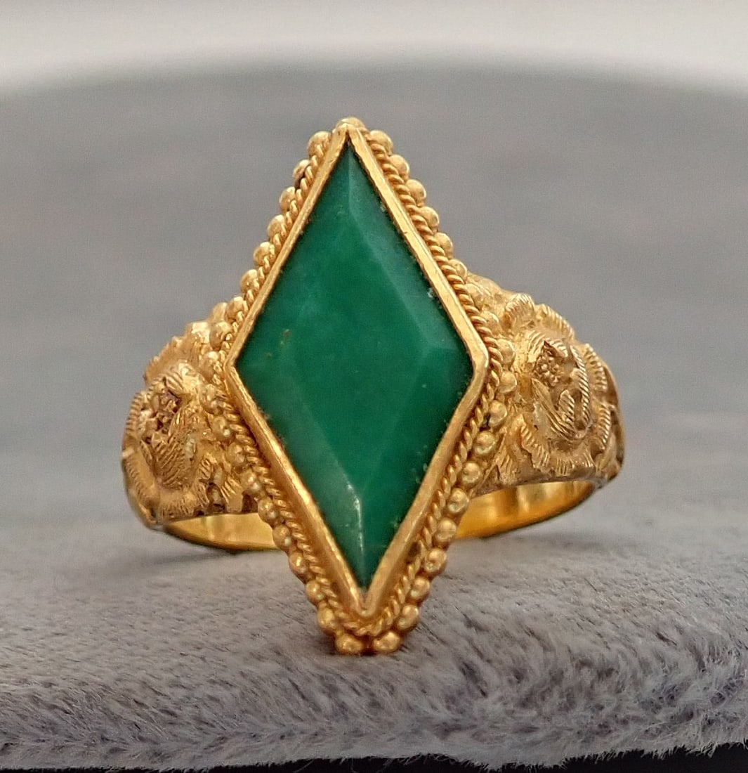 24K Gold Ring with emerald stone (1 of 6)