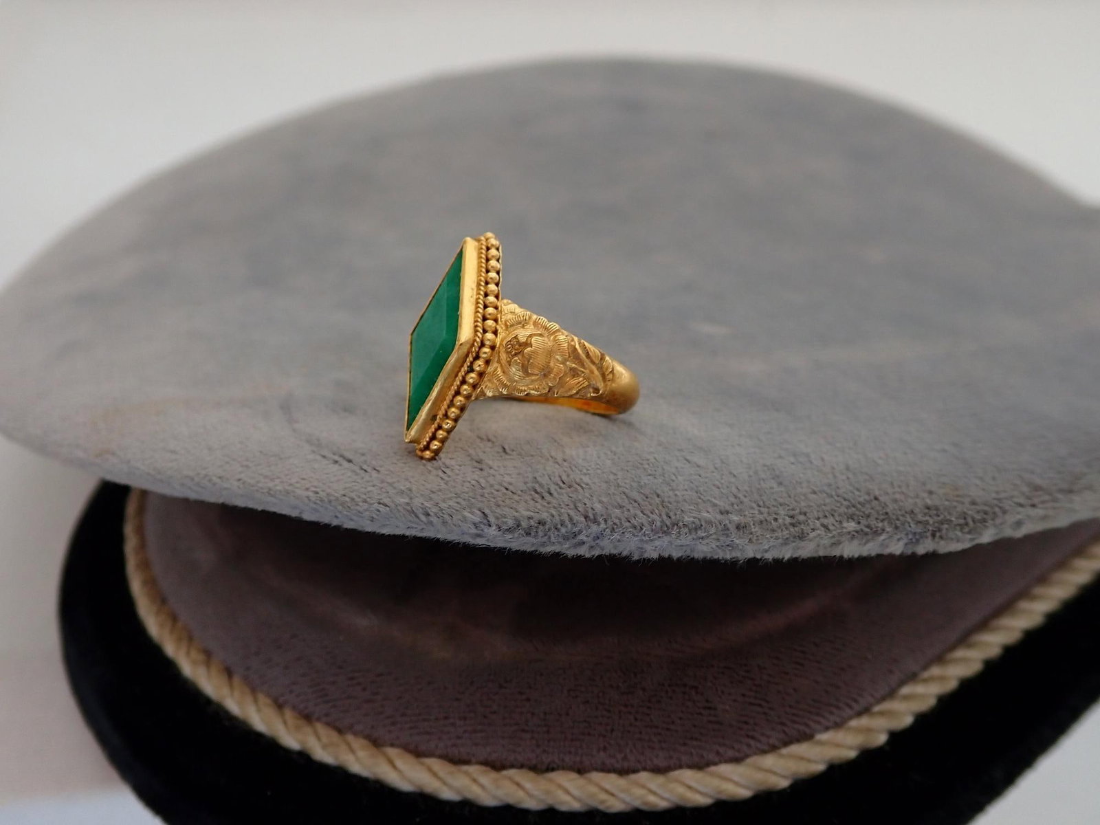 24K Gold Ring with emerald stone - 5