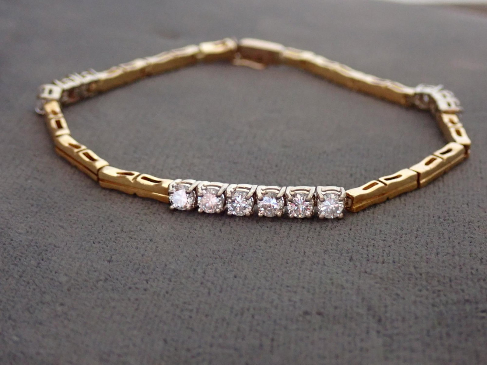 14K & Diamond Tennis Bracelet 7": 11.3 Grams
