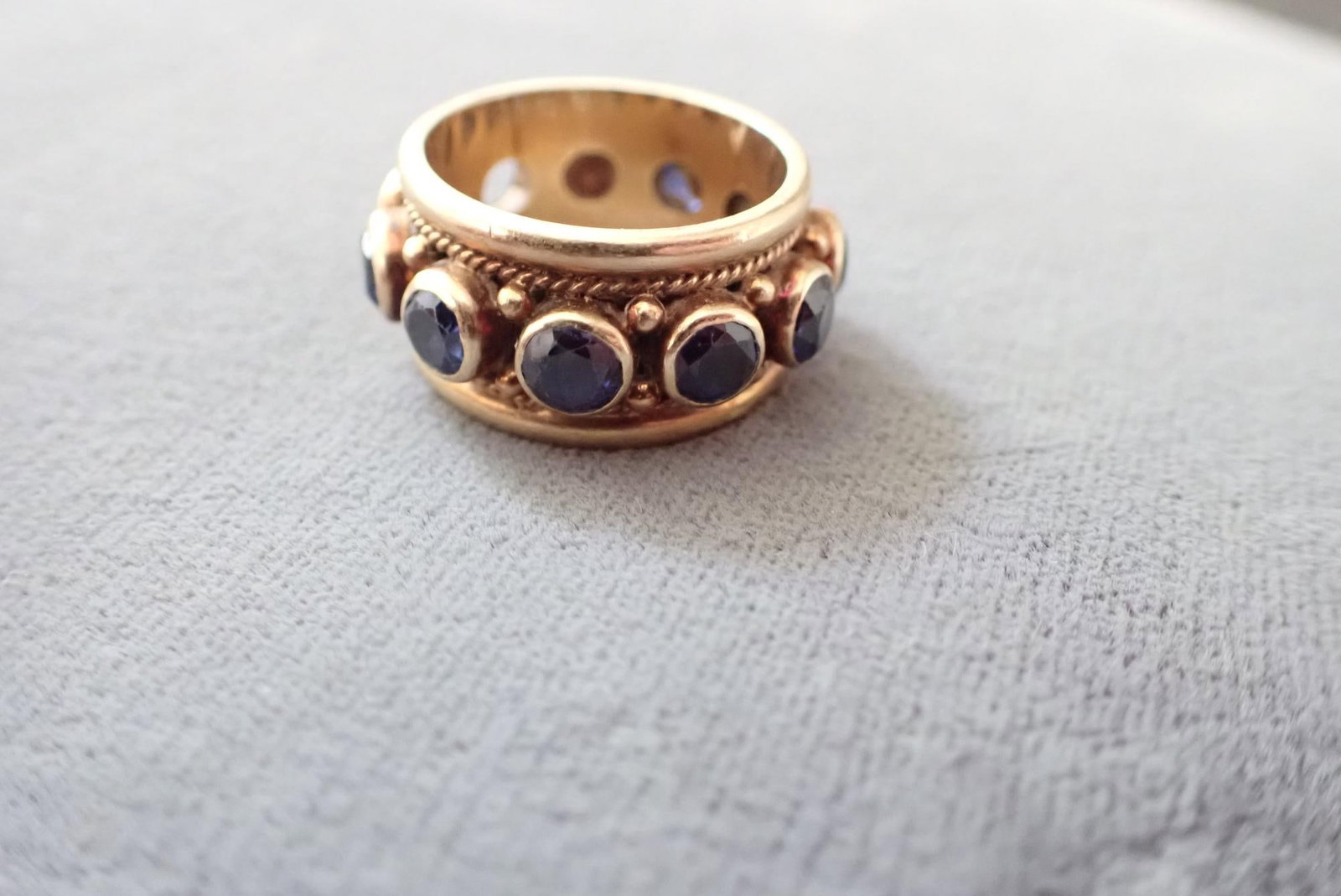 14K IL Ring with Sapphires - 2