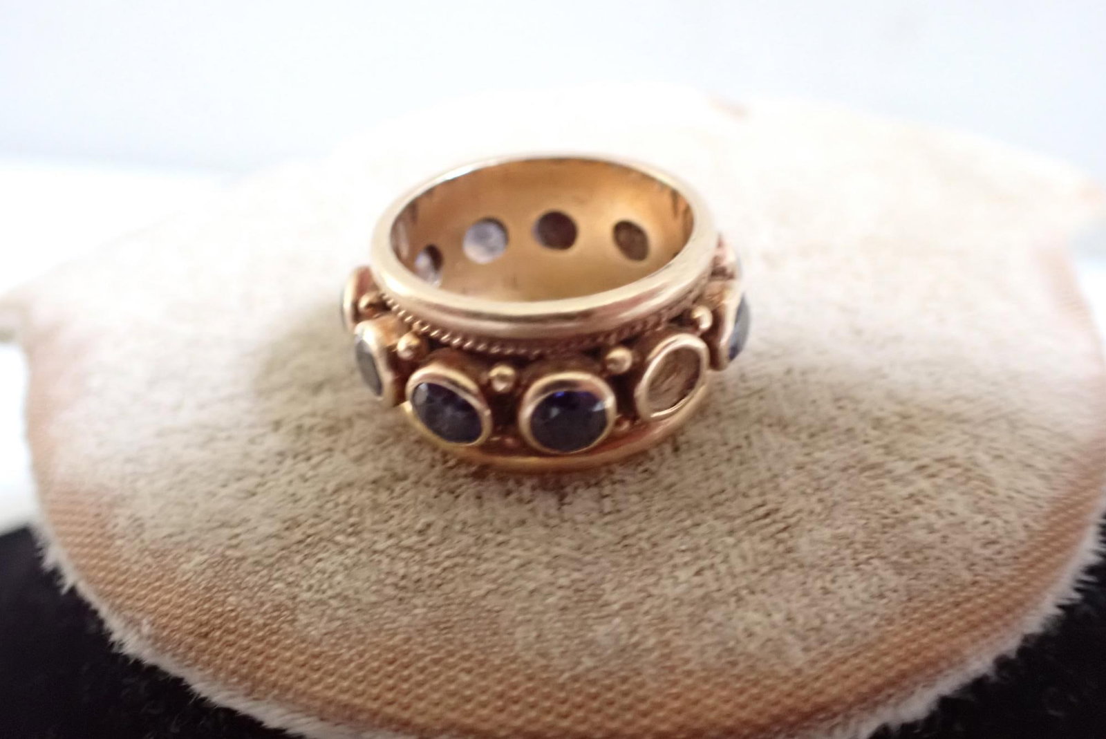 14K IL Ring with Sapphires - 6