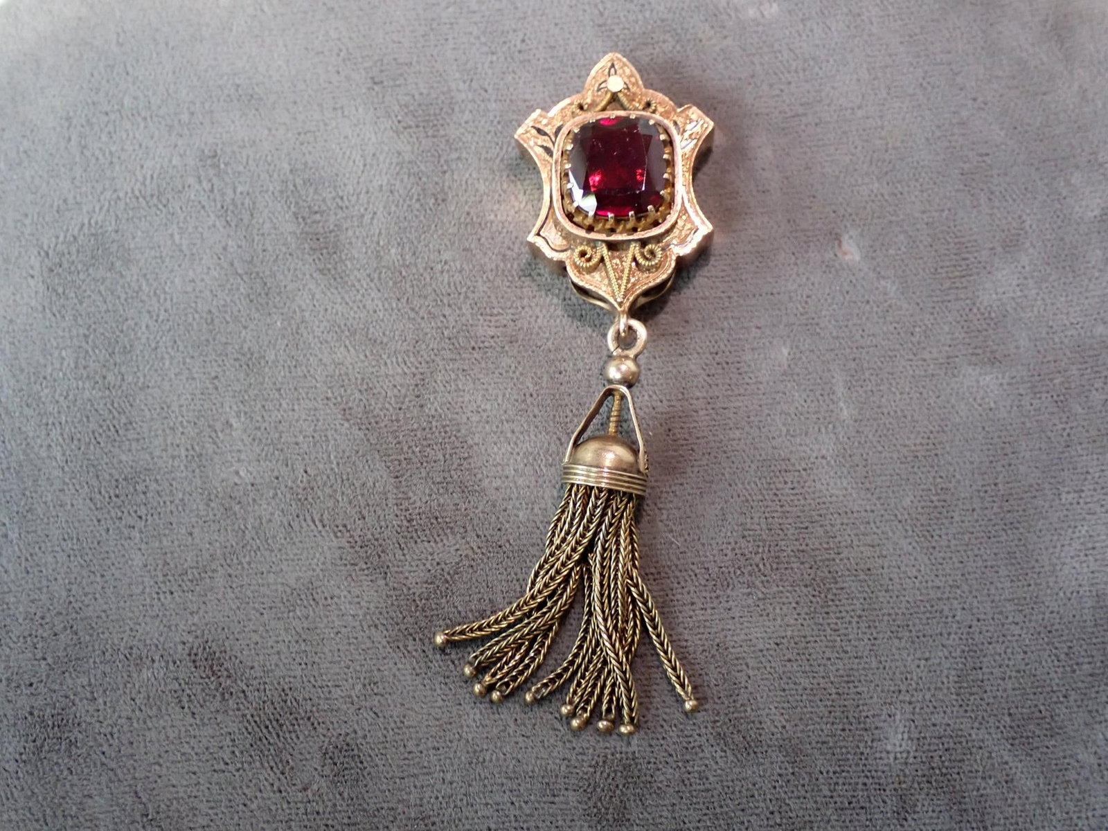 14K and Garnet Slide Pendant: 17.4 Grams