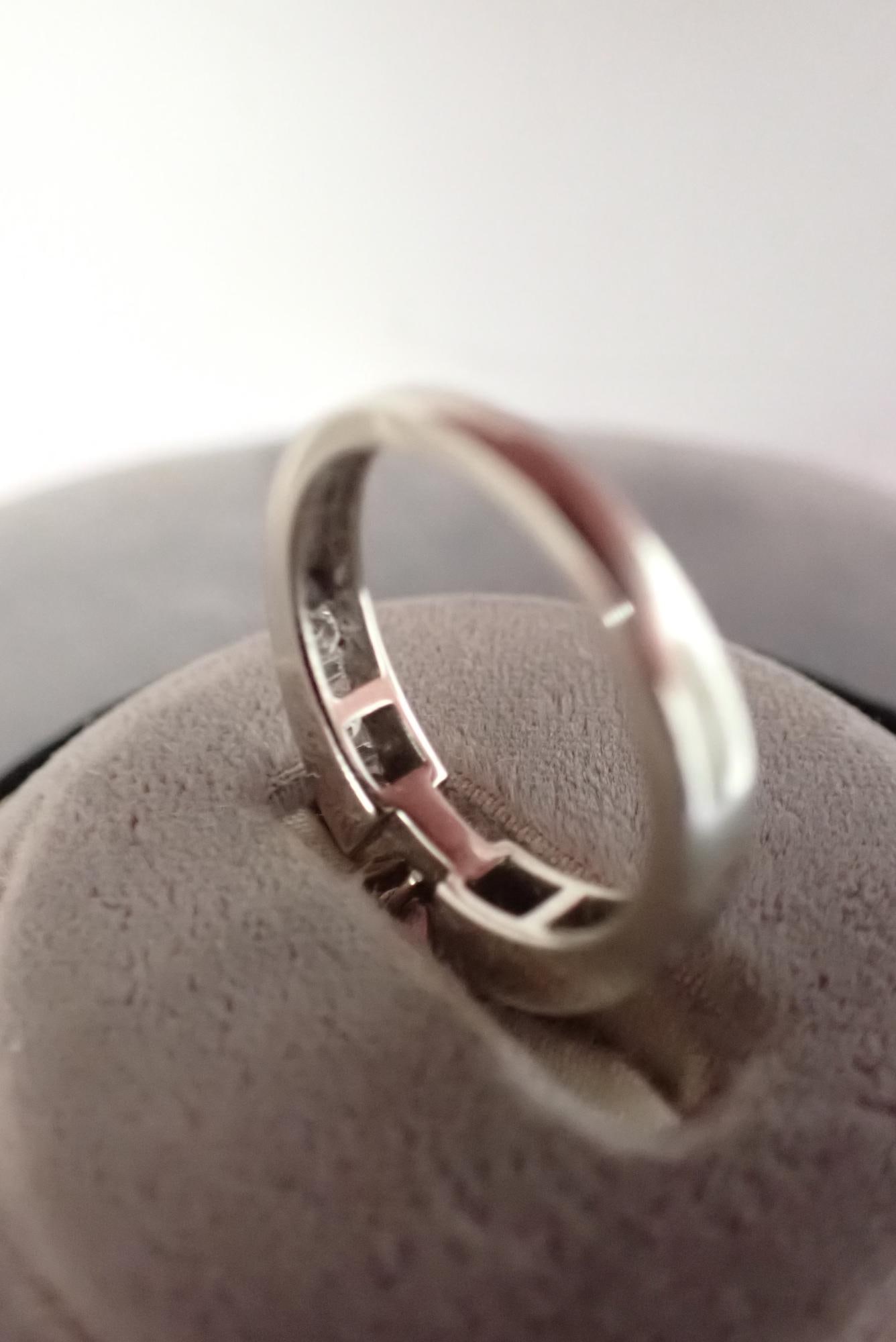 14K White Gold 7 Diamond Ring - 5