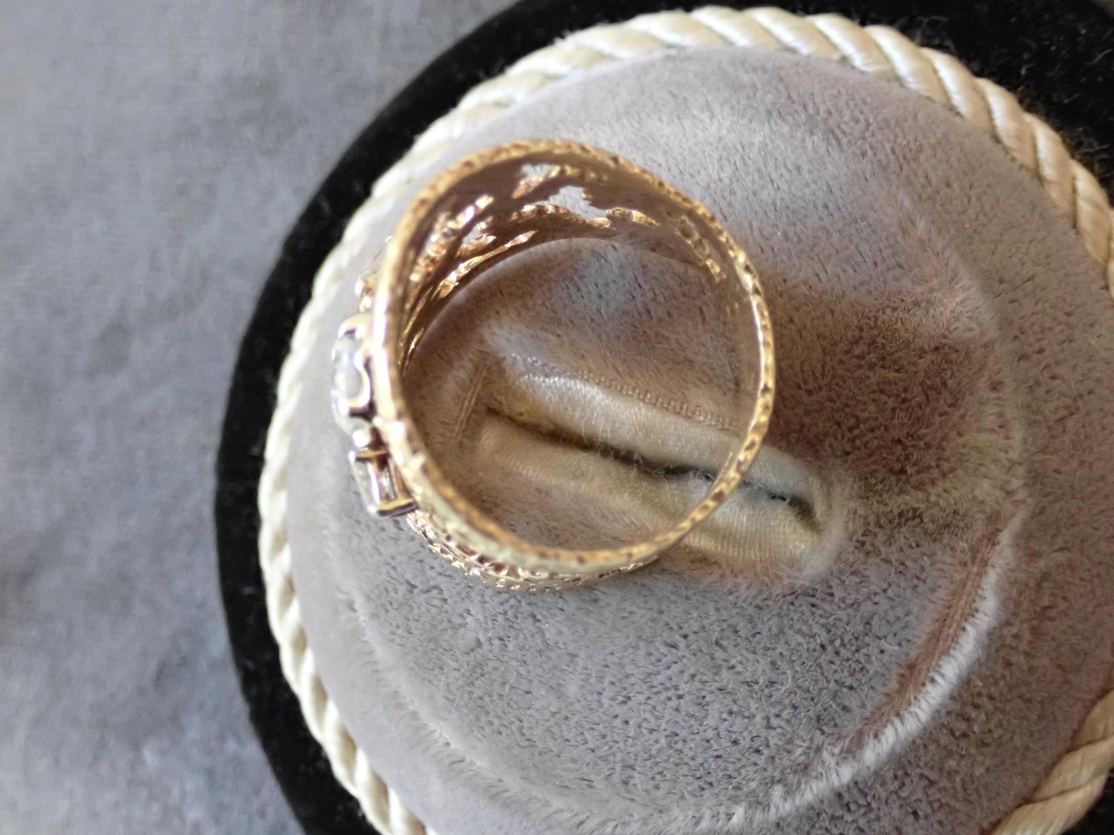 14K and Diamond Ring - 5