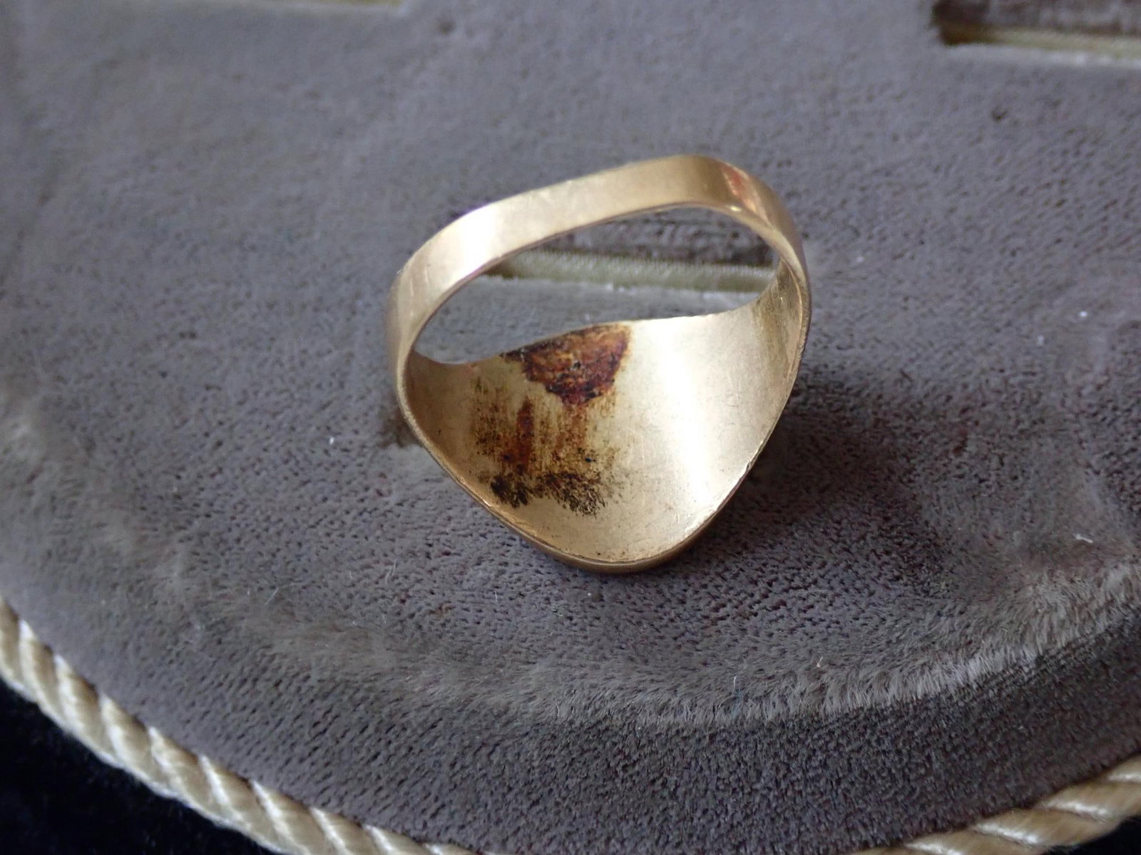 10K Gold Initial Ring Signet - 2