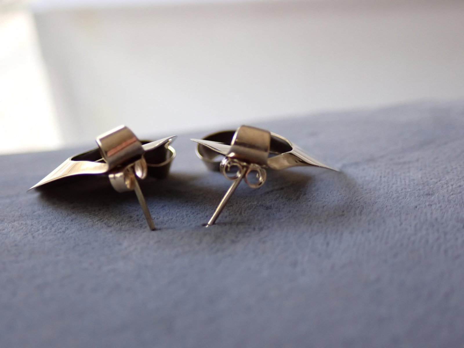 14K Gold Earrings Signed TTO - 2