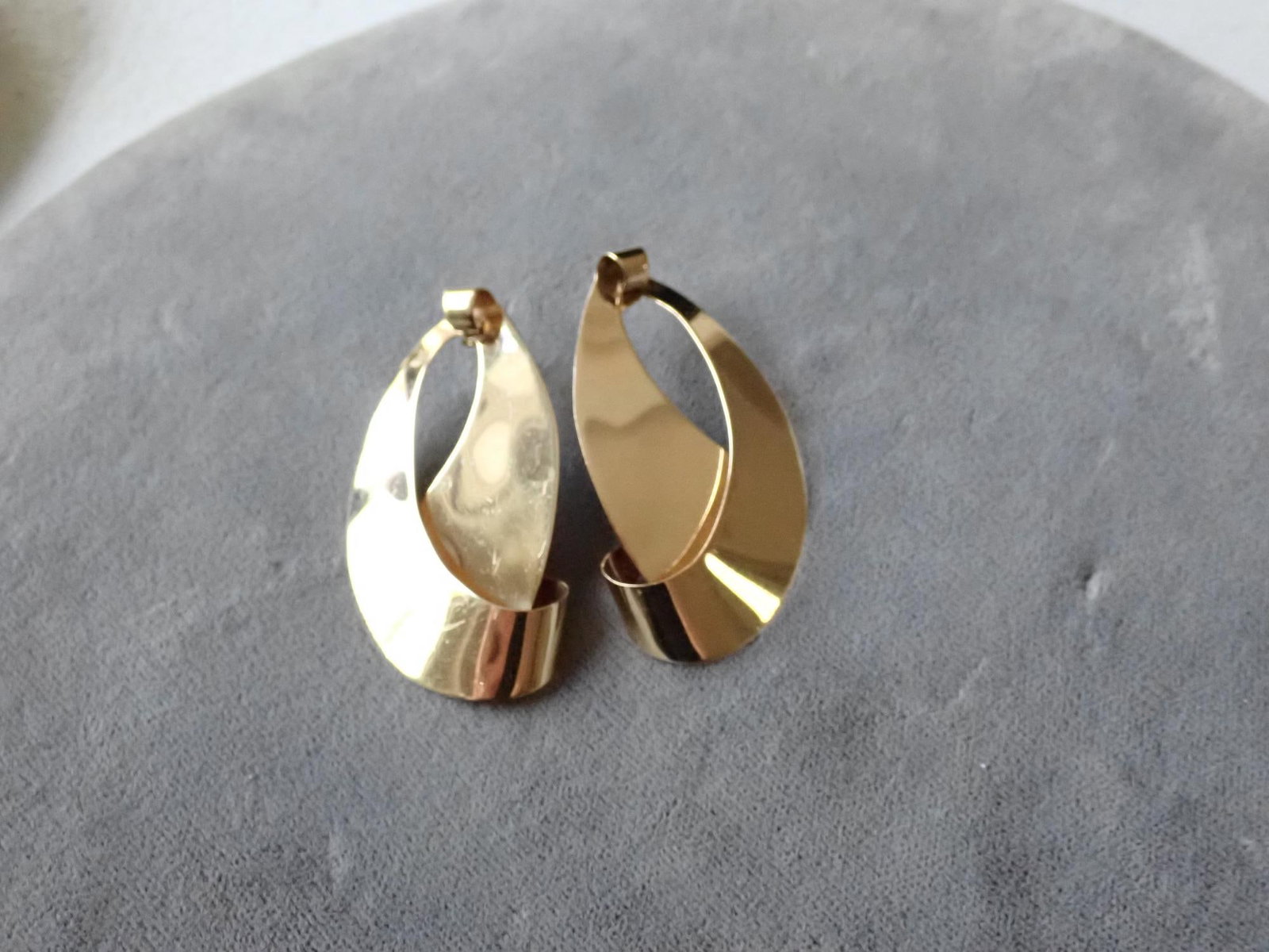 14K Gold Earrings Signed TTO - 4