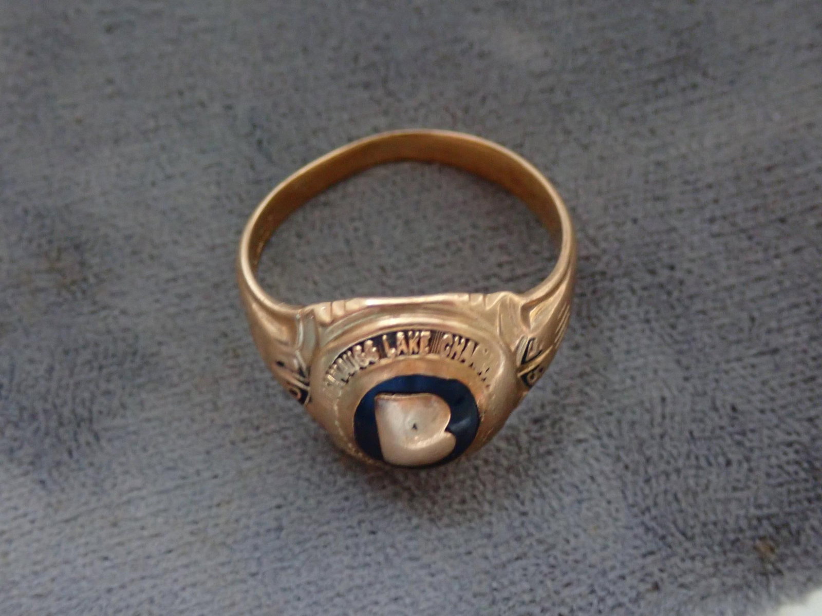 Balfour 10K Ring with Onyx Stone. - 3