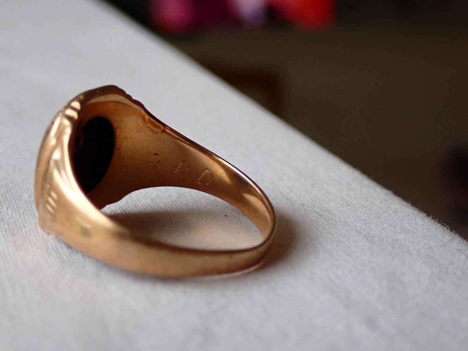 Balfour 10K Ring with Onyx Stone. - 8