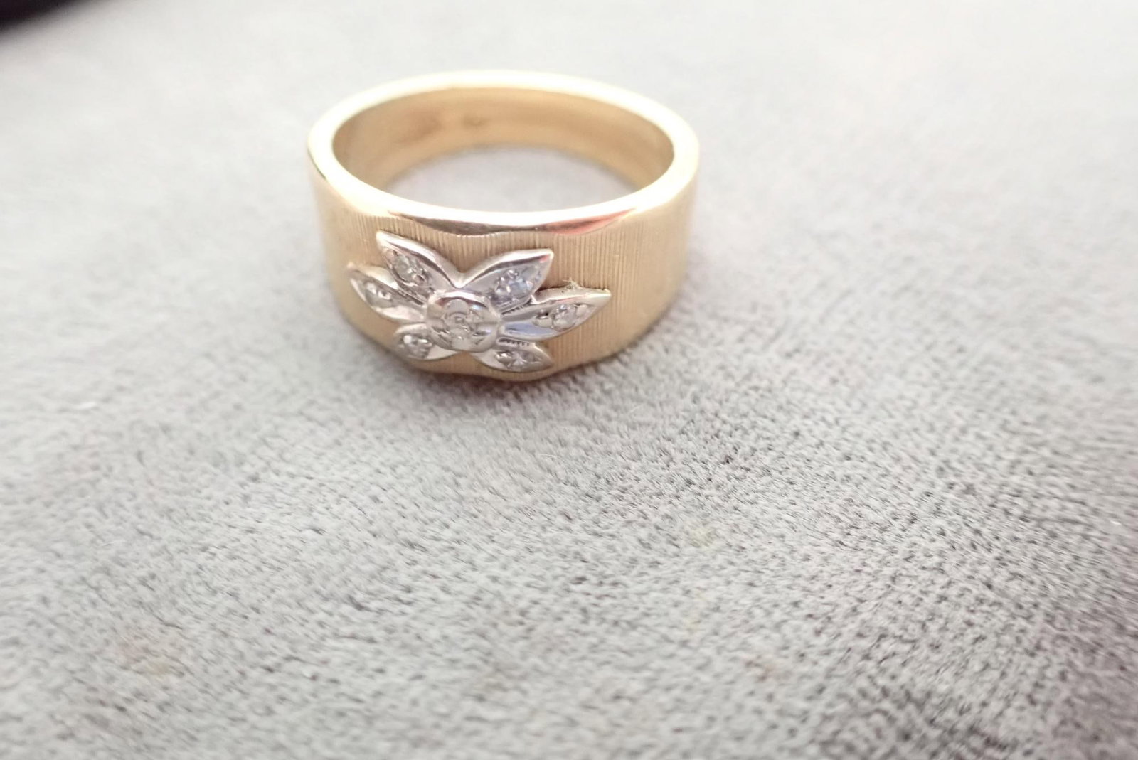 14K & Diamond Ring: 6.4 grams - Size will be added