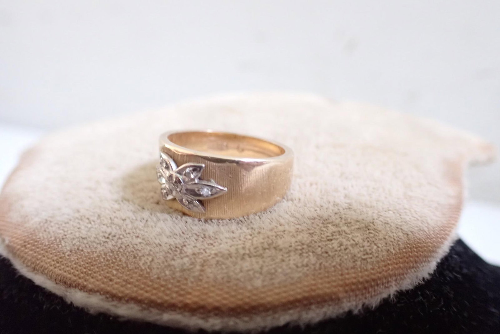 14K & Diamond Ring - 6