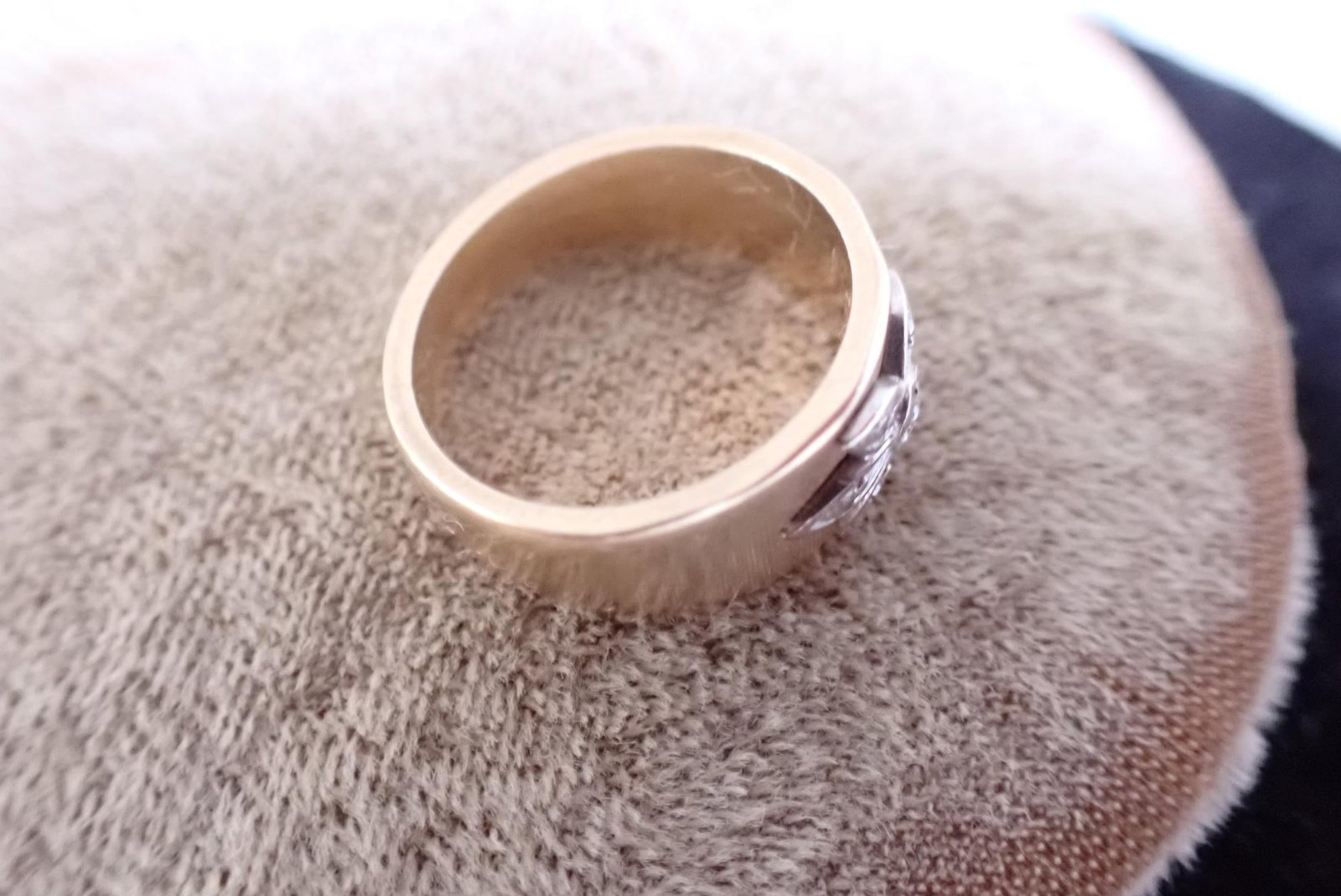 14K & Diamond Ring - 8
