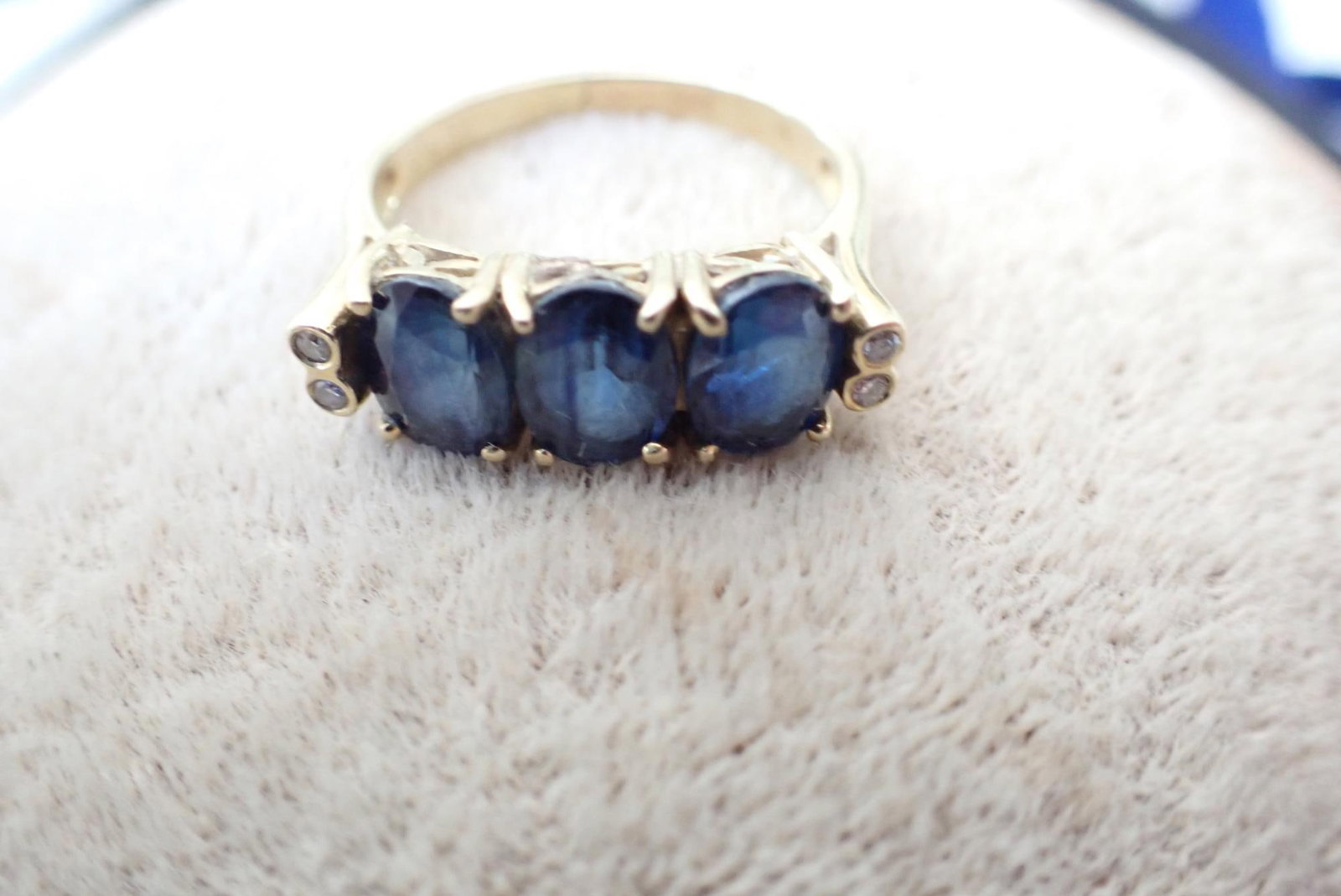 18K Sapphire and Diamond Ring (1 of 3)