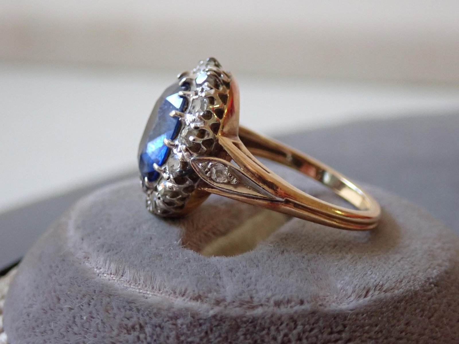 14K and Sapphire Ring - 6