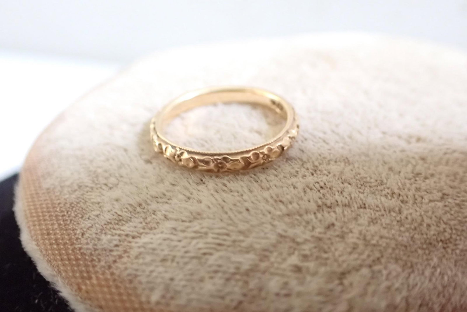 18K Ring Ornate Design - 4
