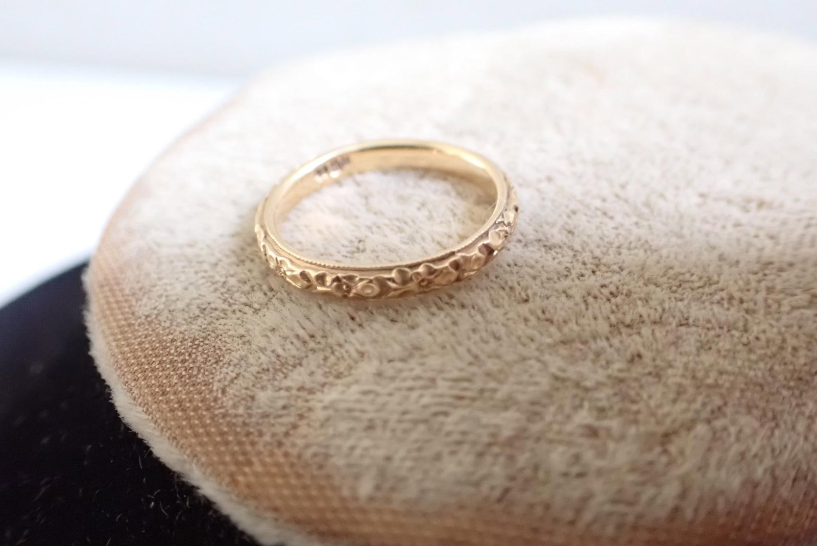 18K Ring Ornate Design - 5
