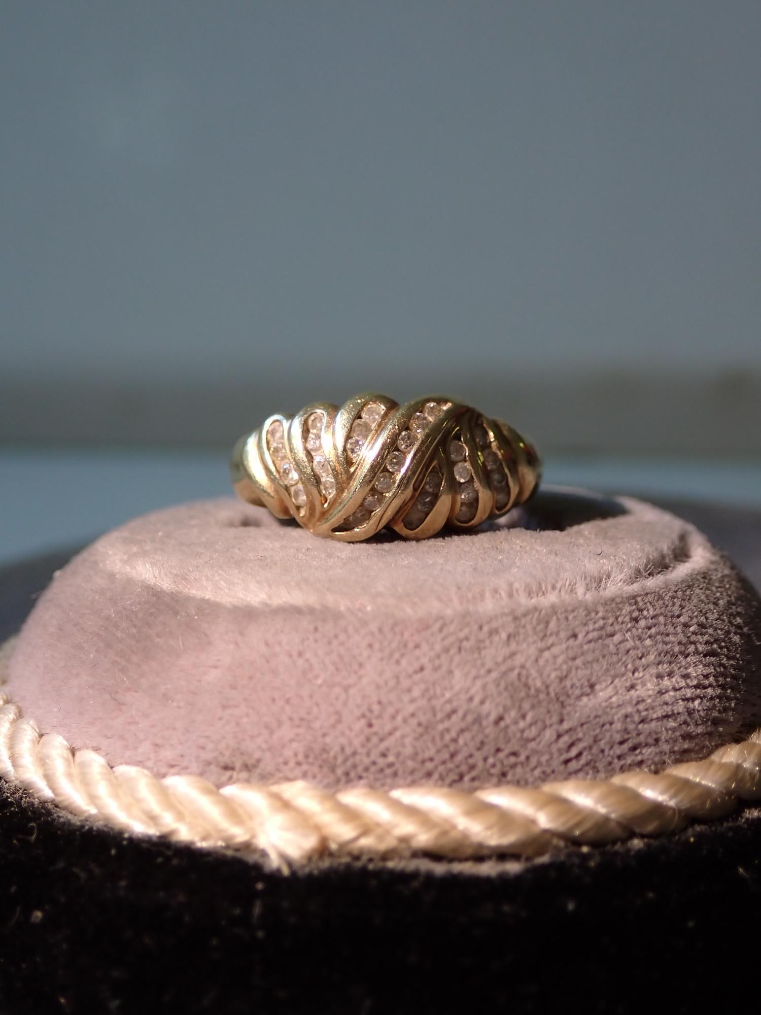10K Gold and Diamond Ring - 3