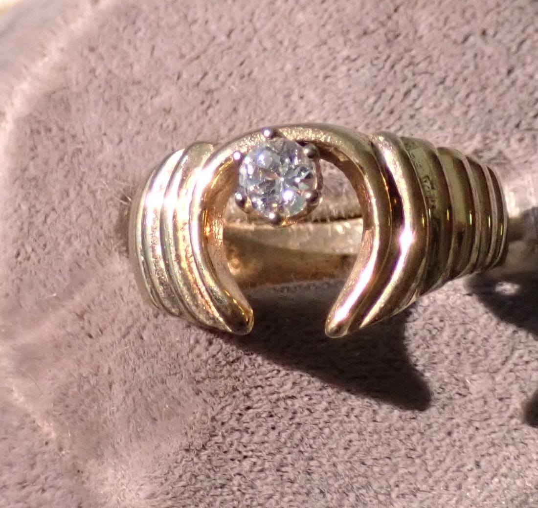 Gold Ring with Faux Diamond: 3.6 mm stone - Size 6 1/2 - 3.5 Grams