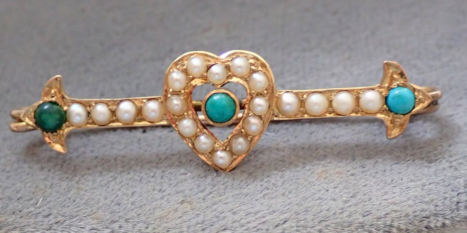 14K Seed Pearl and Turquoise Pin: 2 Grams