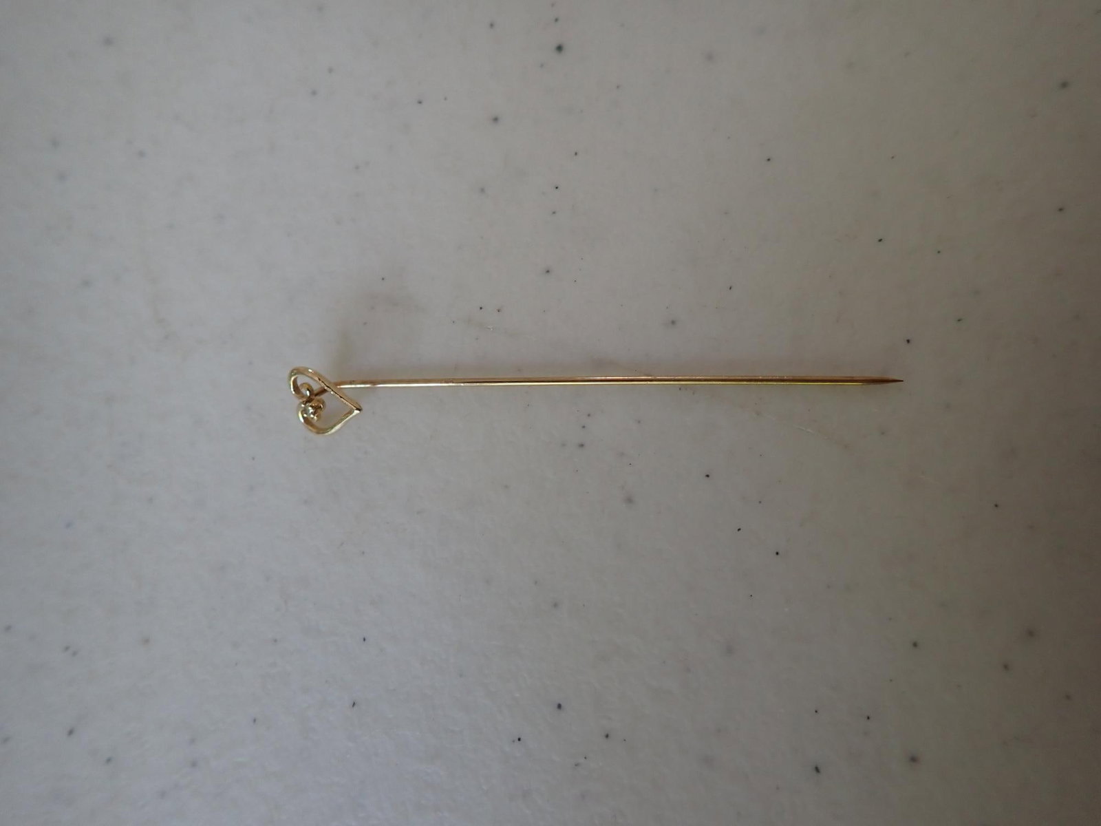 14K and Diamond Heart Stick Pin: 0.9 Grams