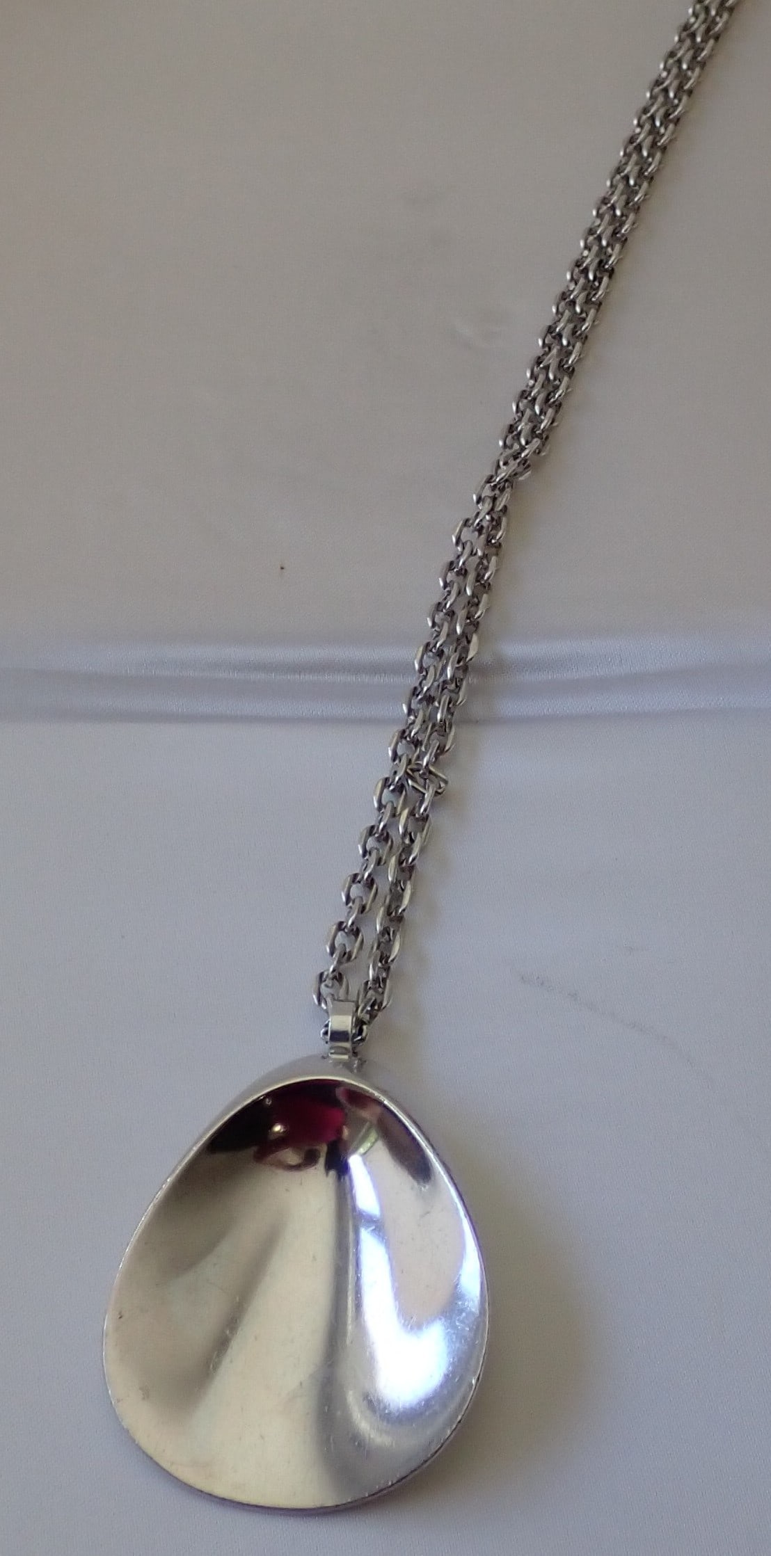 Georg Jensen Nanna Ditzel Sterling Oyster Necklace: Signed 1960's Georg Jensen Nanna Ditzel Sterling Silver Oyster Necklace Pendant Danish 36" Chain. Marked Georg Jensen 925S Denmark 328 NJ. Appr. 32" Chain. Pendant Appr. 2" x 1 5/8".