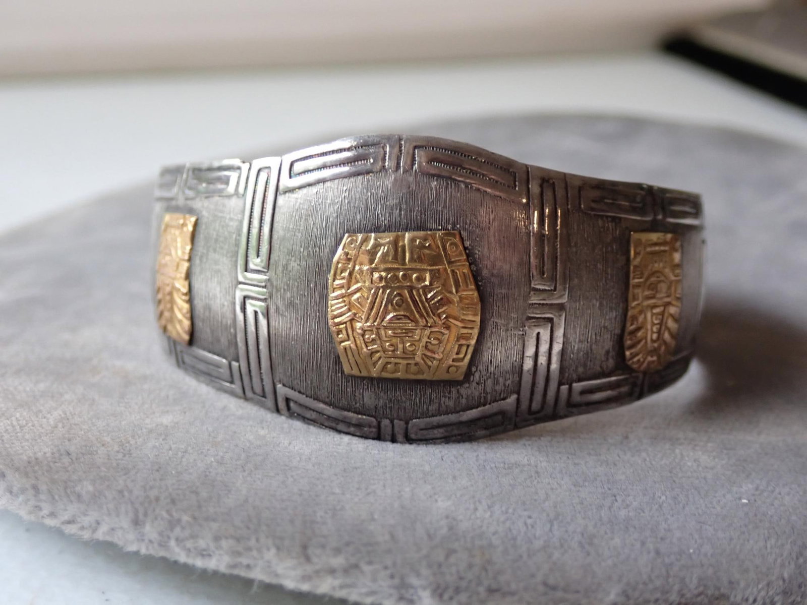 Antique Peruvian Sterling and 18K Bracelet: Sterling 925
