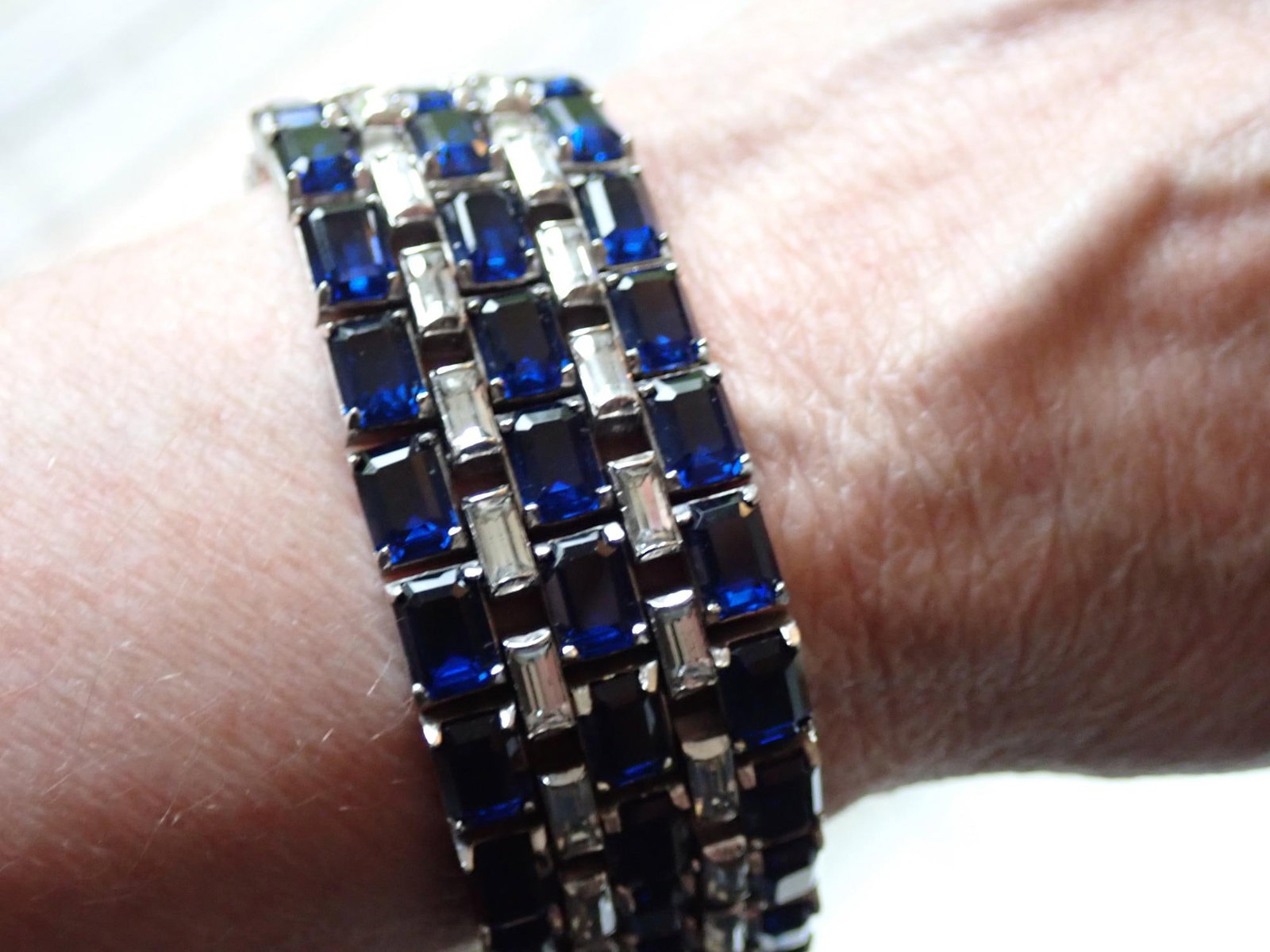 Costume Bracelets & Necklaces - 17