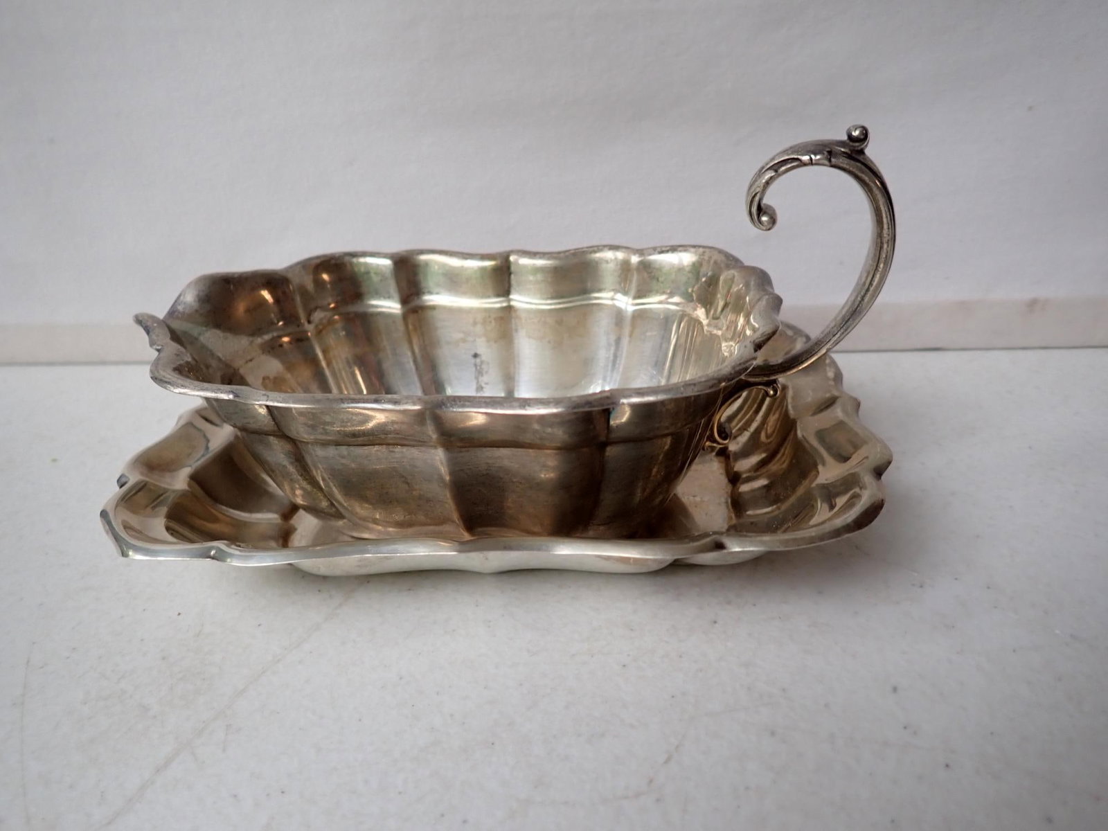 Reed & Barton Sterling Gravy & Underplate: 7" Gray, 7" Underplate. 11.3 troy ounces.