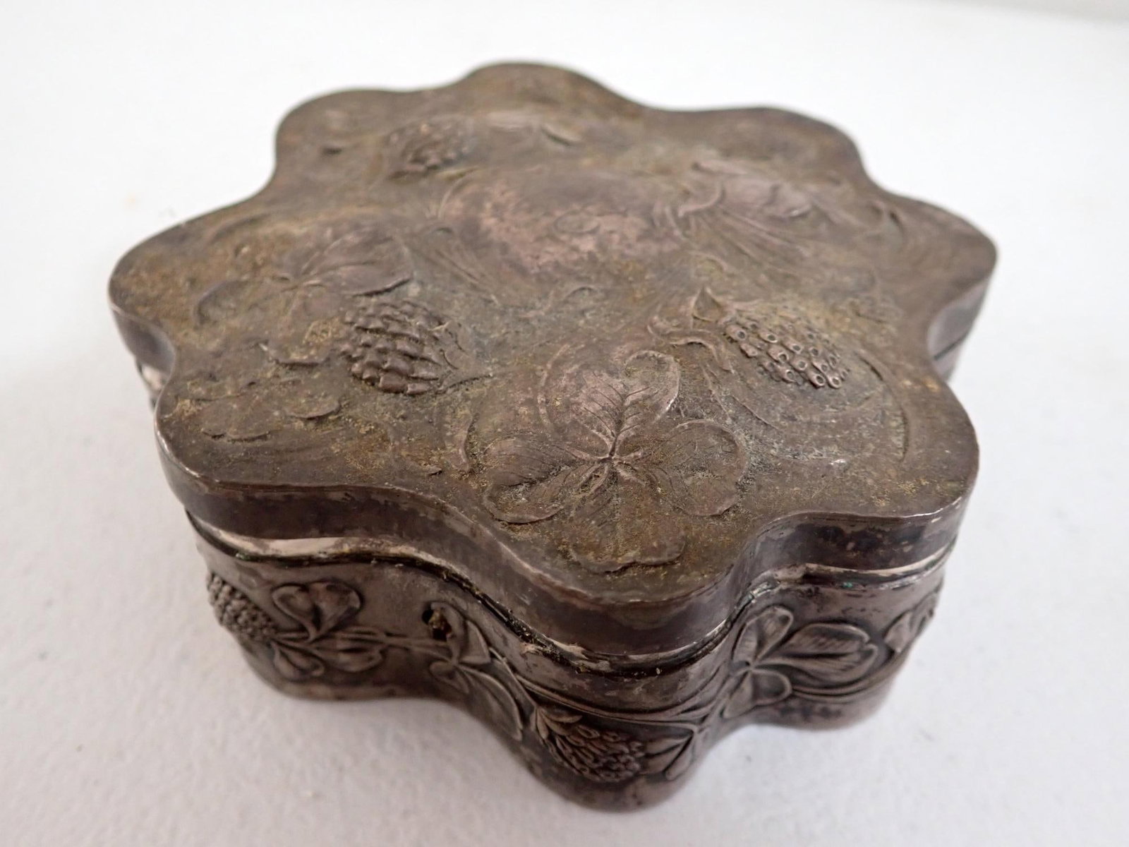 Gorhman Sterling Clover Design Jewelry Hinged Box (1 of 9)