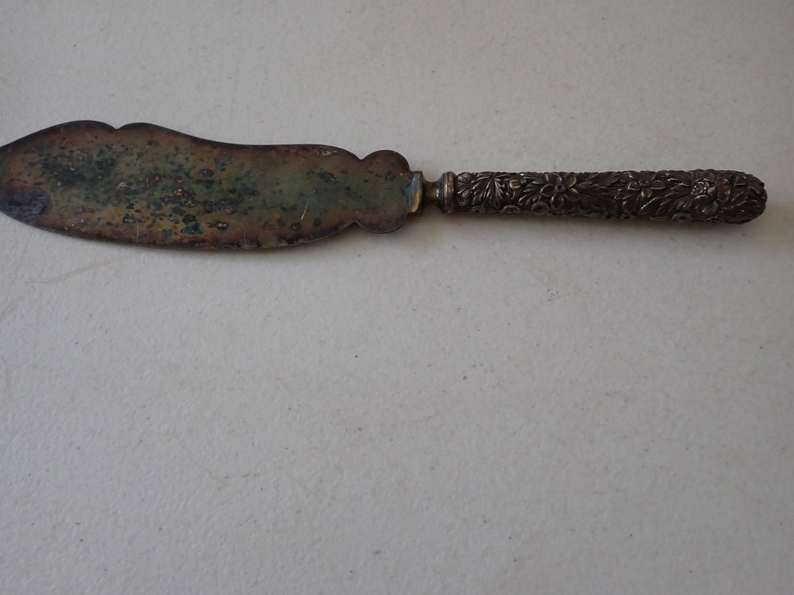 Silver Handled & Silverplate Serving pieces, etc. - 10