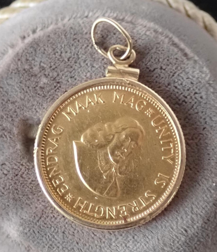1964 South Africa Gold 2 Rand coin pendant: Coin in pendant setting
