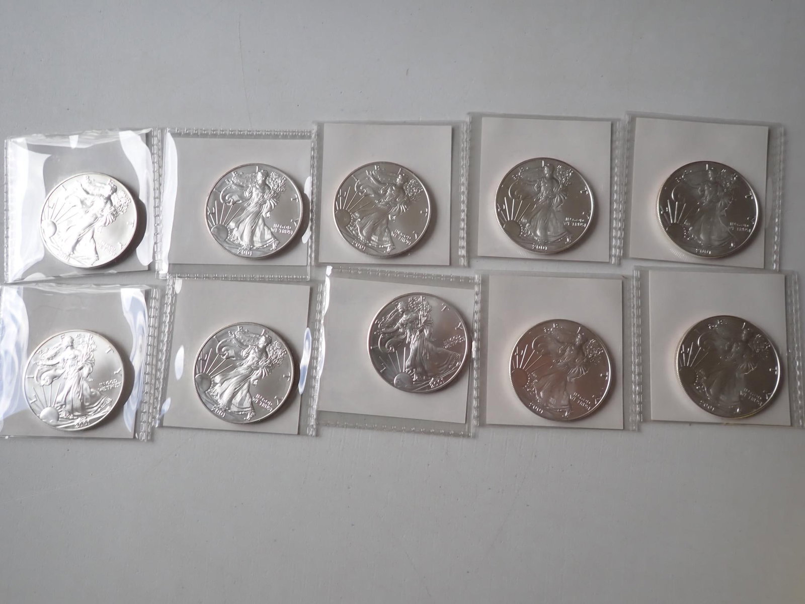 (10) 2001 Silver American Eagle Coins: (10) 2001 Silver American Eagle Coins