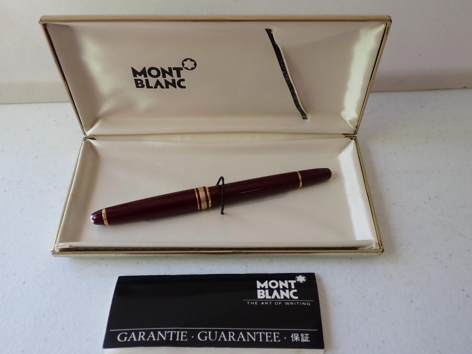 Mont Blanc Pen with Box (1 of 9)